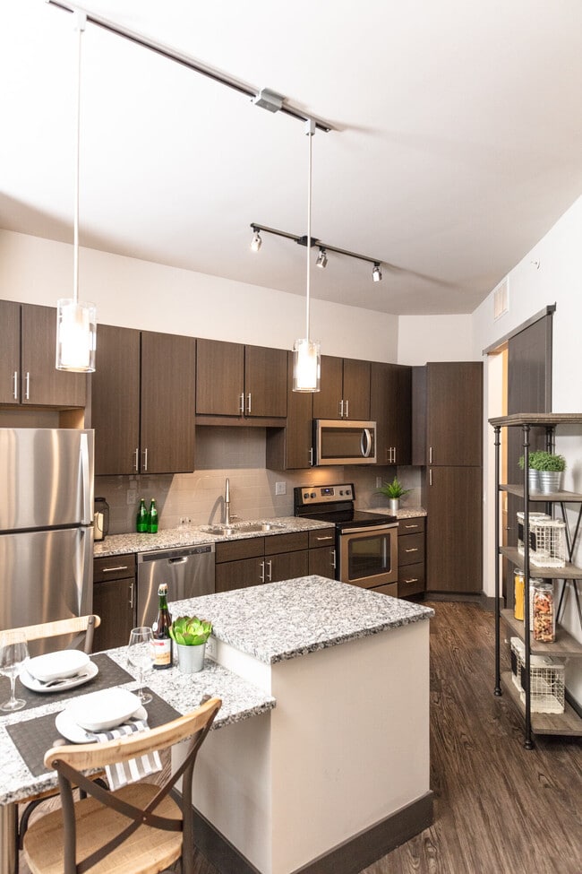 Photo - Encore at Forest Park