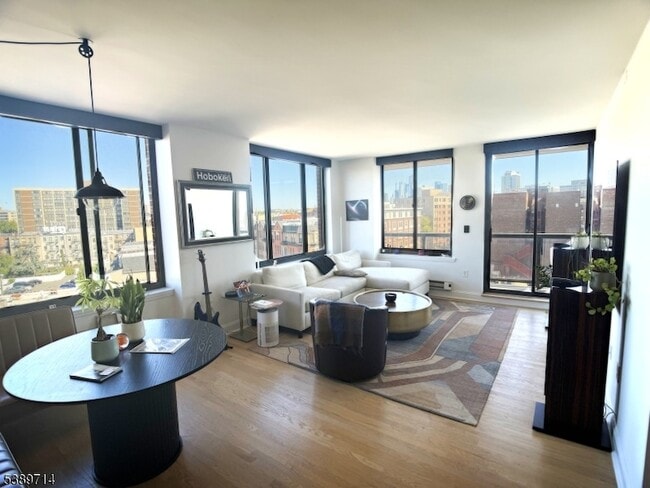 Building Photo - 415 Newark St.