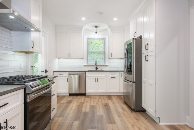 Photo - 31-37 Oak Grove Rd Unit 2