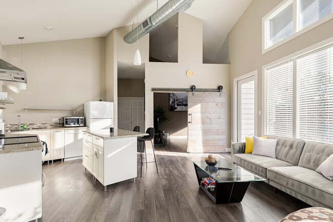 Photo - 805 The High Rd Unit SI ID1492686P