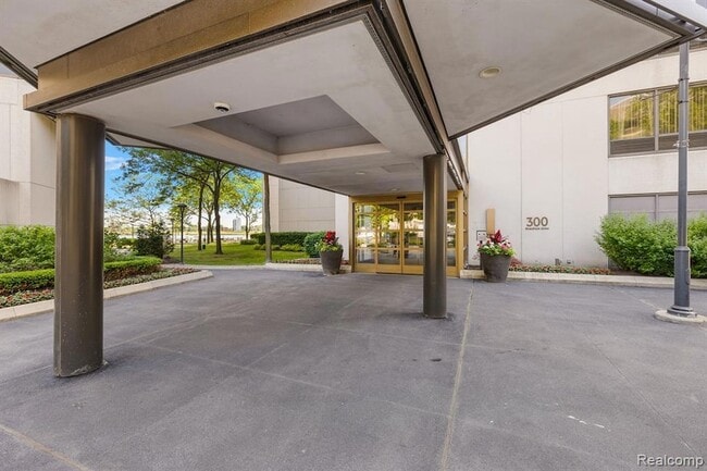 Photo - 1001 W Jefferson Ave Unit 300 8i