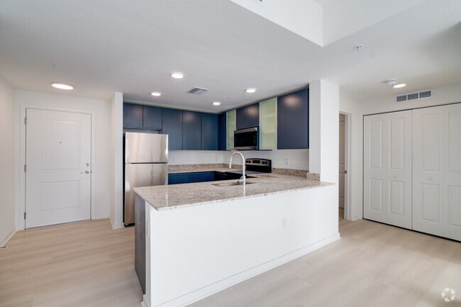 Interior Photo - Millenia Park Orlando