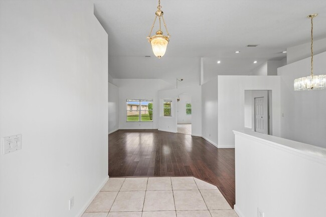 Photo - 106 Fernwood Crescent