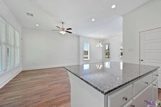 Photo - 601 Lake Shelf Dr