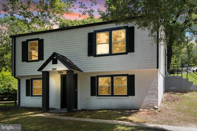 Building Photo - 3604 Halloway N