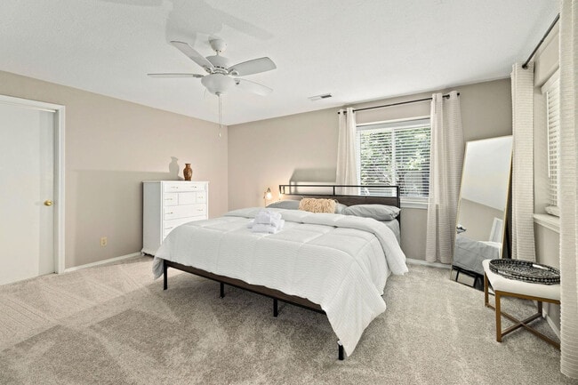 Photo - 931 N Lewis Ave Unit ID1261731P