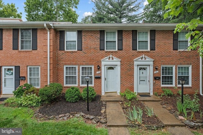 Building Photo - 129 N Duke Dr