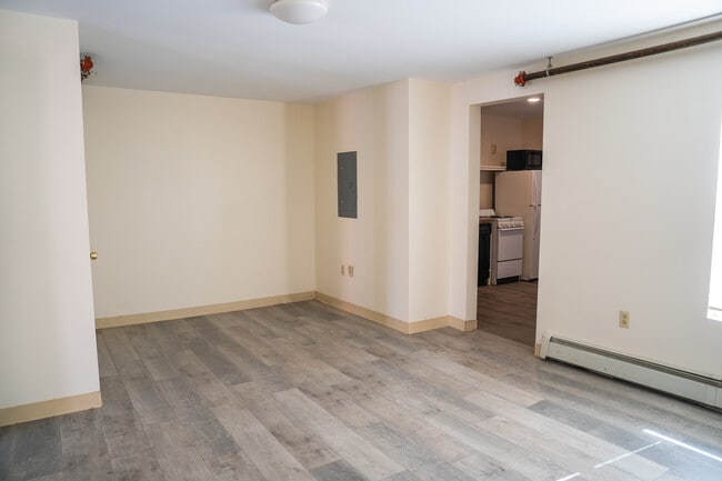 Living room 2 - 1267 Elm St