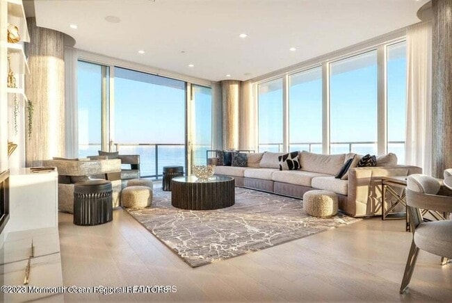 Building Photo - 1101 Ocean Ave N Unit 902