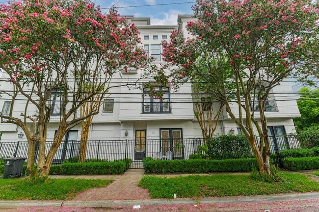 Building Photo - 1407 Stanford St