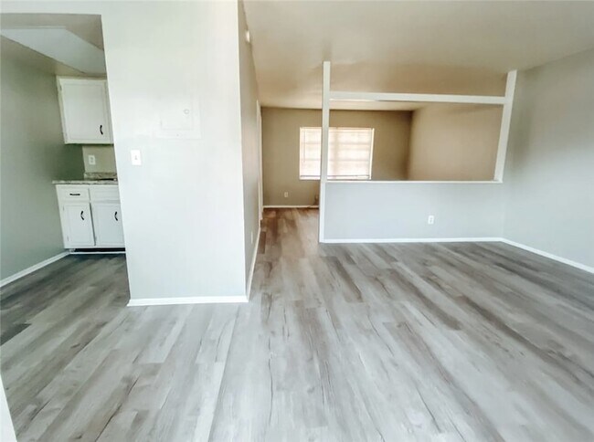 Photo - 1775 6th Ave SW Unit 8