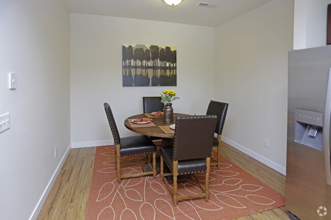 Dining room - Dickinson Meadows