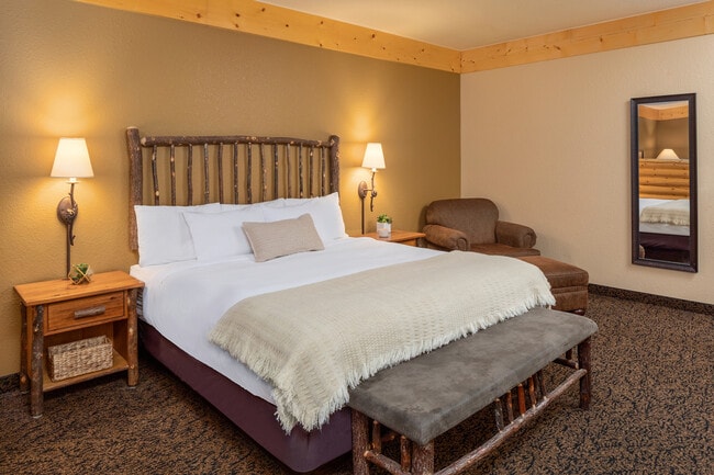 Photo - bantr Rothschild