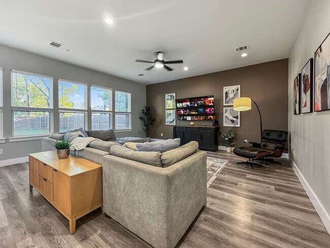 Photo - 2414 Pennsylvania Ave Unit ID1285548P