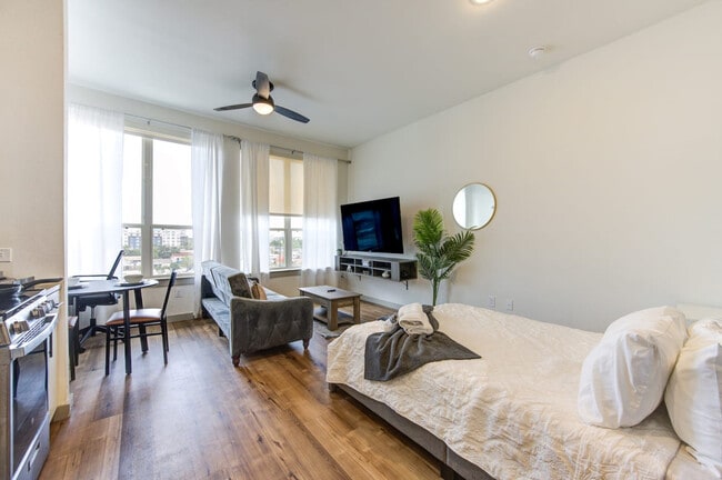 Building Photo - 1111 Shepherd Dr Unit SI ID1380758P