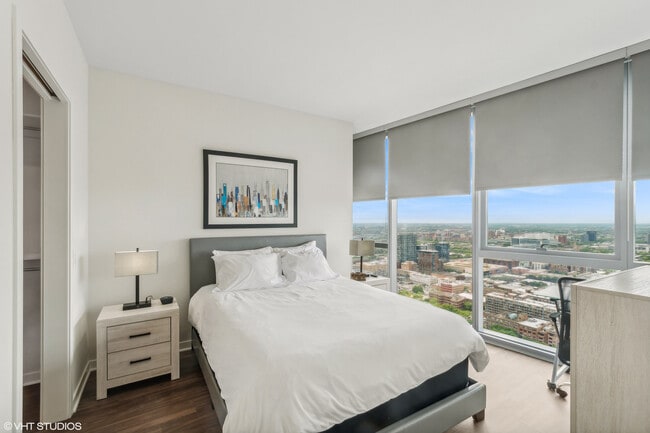 Photo - 727 W Madison St Unit ID1047175P