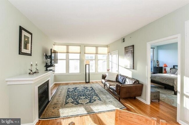 Photo - 715 6th St NW Unit 402