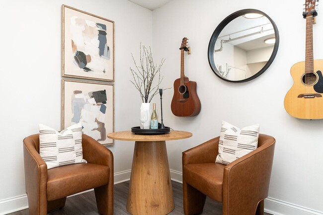 Dining area with hardwood-style flooring - 500 Fifth