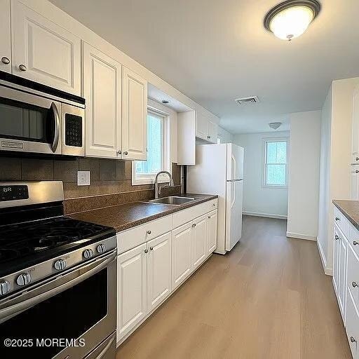 Photo - 546 E Bayview Ave