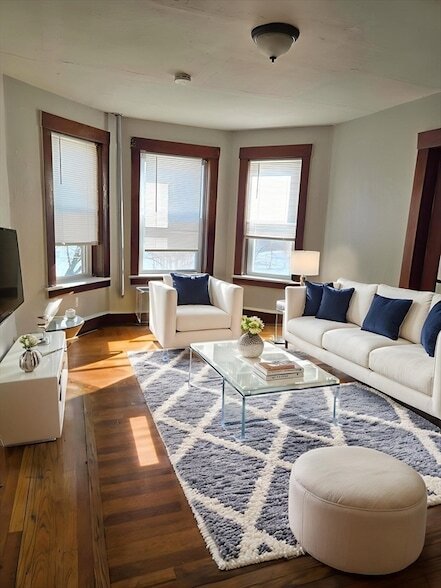 Building Photo - 263 Elm St Unit 3L