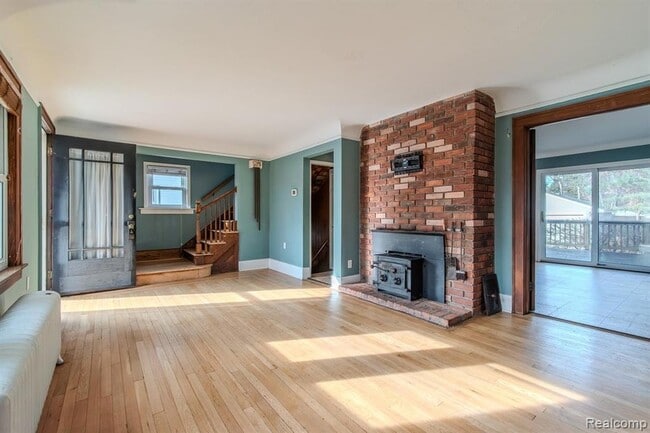 Photo - 613 E Lincoln Ave