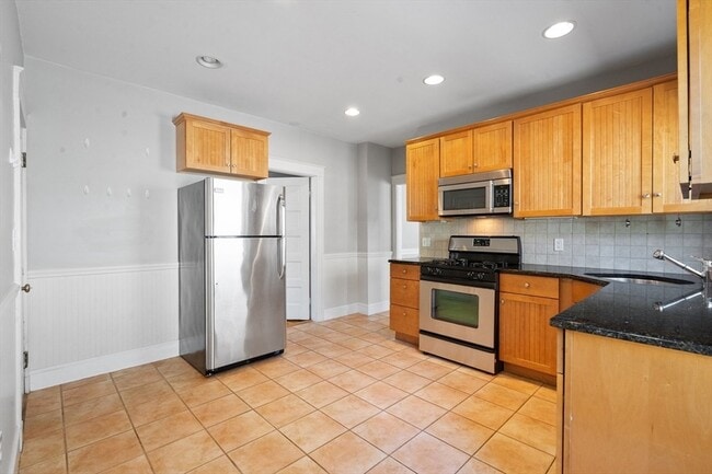 Photo - 146 Beech St Unit 1