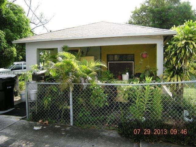 Photo - 422 NW 7th Terrace