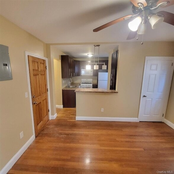 Building Photo - 607 S 5th Ave Unit 2nd Flr Duplex