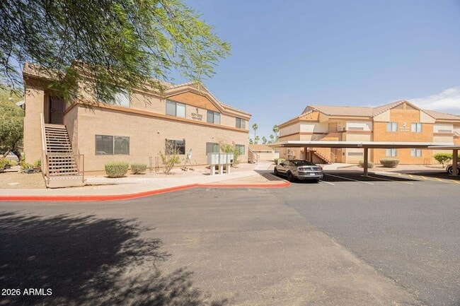 Building Photo - 16033 N 25th St Unit Apt 102