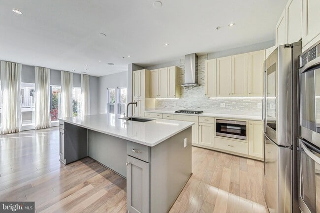 Photo - 1458 Piccard Dr