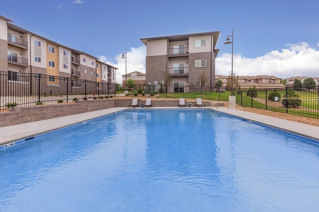 Outdoor Pool - Bluestem Pointe at La Vista