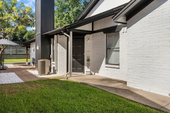 Photo - 408 Sycamore Ln