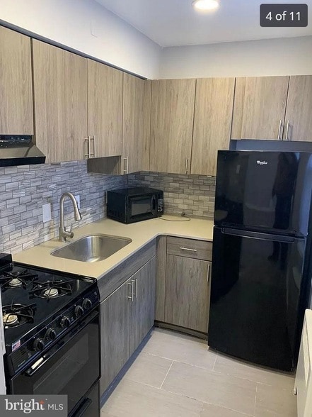 Building Photo - 6644 N 8th St Unit B3