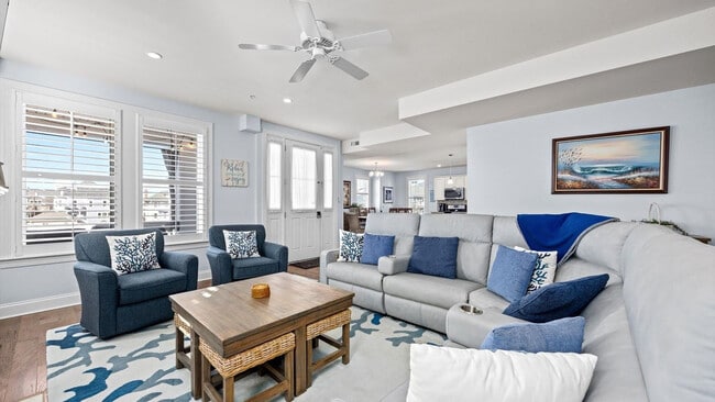 Photo - 701 E 8th St Unit ID1377379P