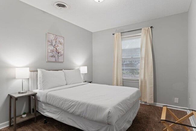 Photo - 1217 Woodbridge Dr Unit ID1043843P