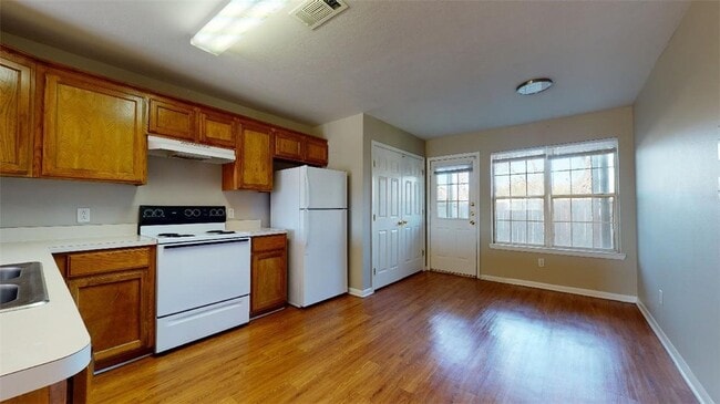 Photo - 1511 Hollow Hill Dr Unit B