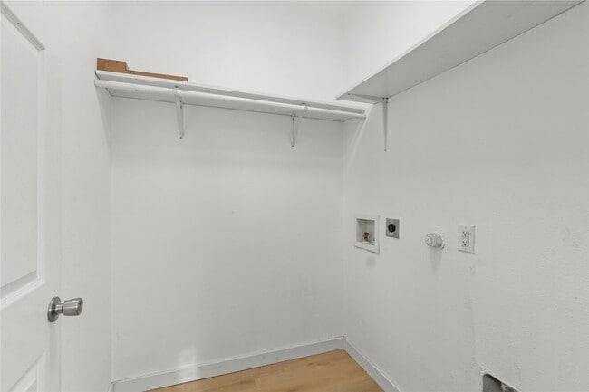 Photo - 1908 Gallagher St