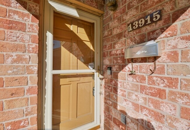 Photo - 13915 Roundstone Ln