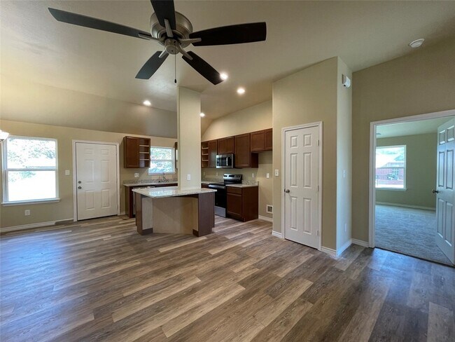 Photo - 721 Hillburn Dr