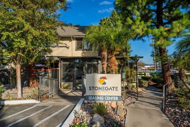 Building Photo - Stonegate Apartments