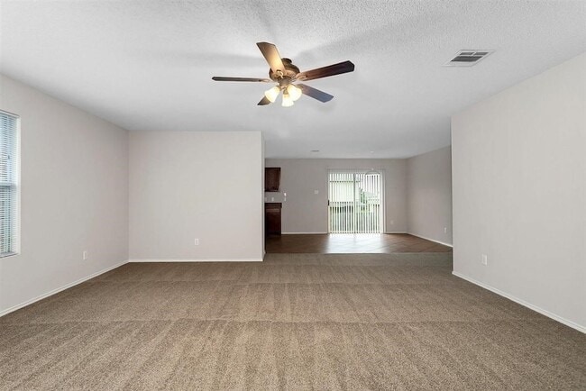 Photo - 2152 Laughlin Rd