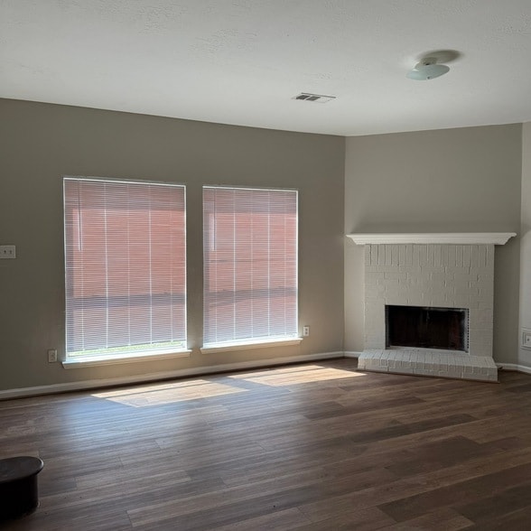 Photo - 19959 Sycamore Valley Dr