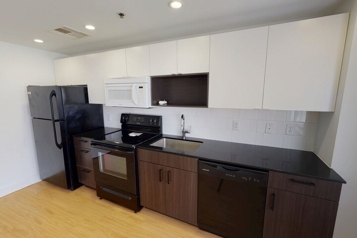 Floor Plan - amb0T08