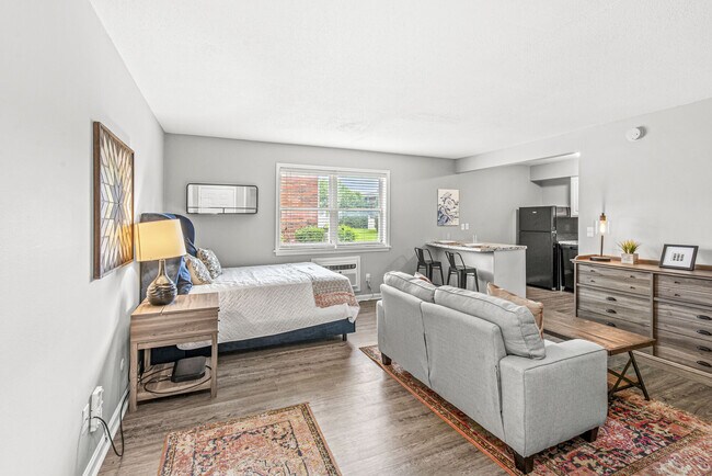 Photo - Reflections Apartments