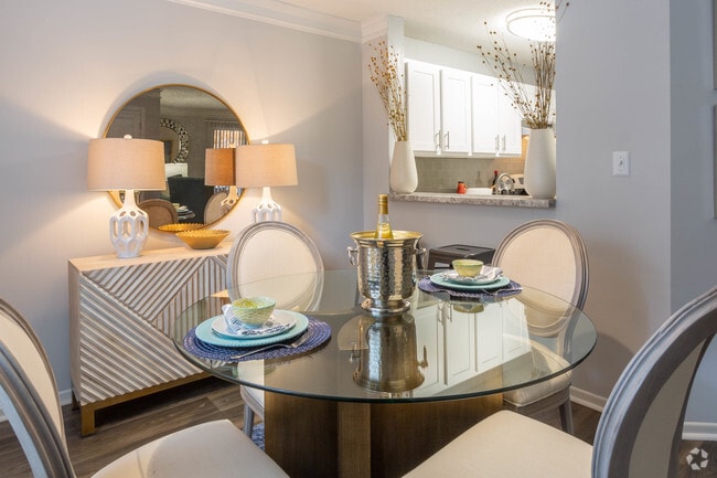 2BR, 2BA - 1,050 SF - Anzio