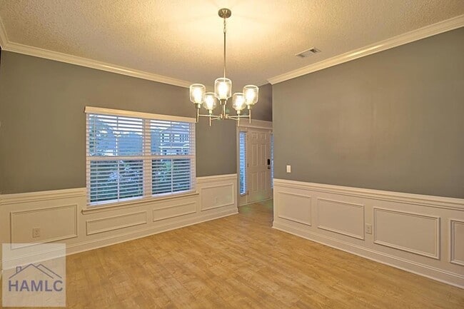 Photo - 432 Fairview Cir