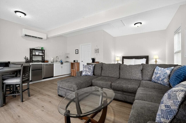 Building Photo - 1001 Bedford Dr Unit SI ID1591553P