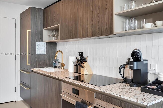 Photo - 601 NE 1st Ave Unit 4907