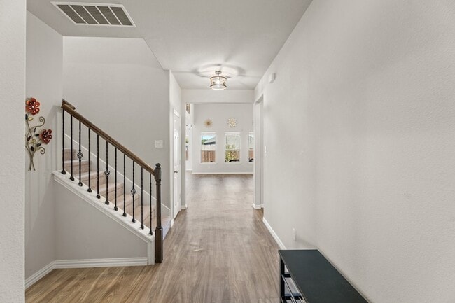 Photo - 1404 Hickory Woods Way