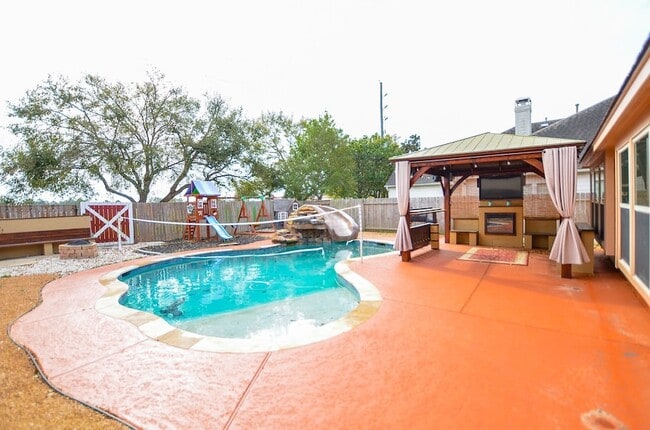 Building Photo - 2811 Willow Fork Dr